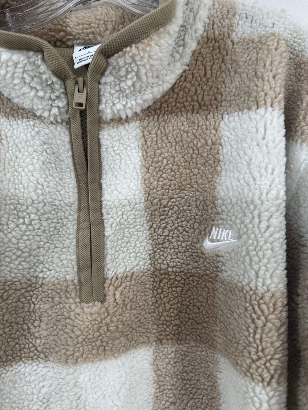 Nike Men’s Beige & Cream checkered Sherpa Half-Zip Pullover fleece jacket - Picture 4 of 6